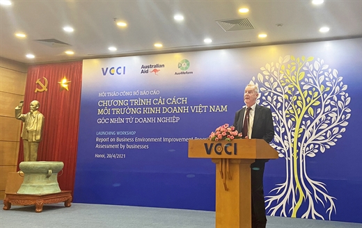Andrew Barnes, Australian Deputy Ambassador to Vietnam addresses the event