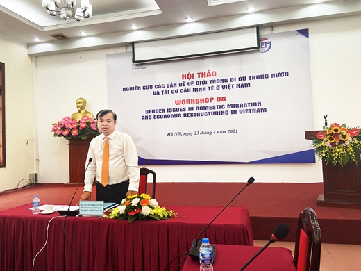 Ông Nguyễn Hoa Cương, Phó Viện trưởng Viện Nghiên cứu quản lý kinh tế Trung ương phát biểu khai mạc Hội thảo.