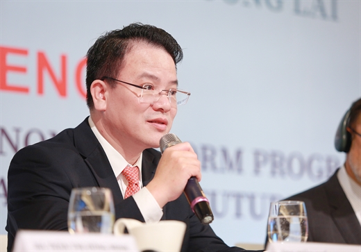 Thứ trưởng Bộ Kế hoạch và Đầu tư Trần Quốc Phương phát biểu tại Hội thảo.